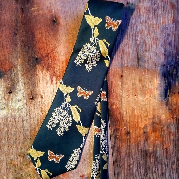 Tie - Picture 2 of 3